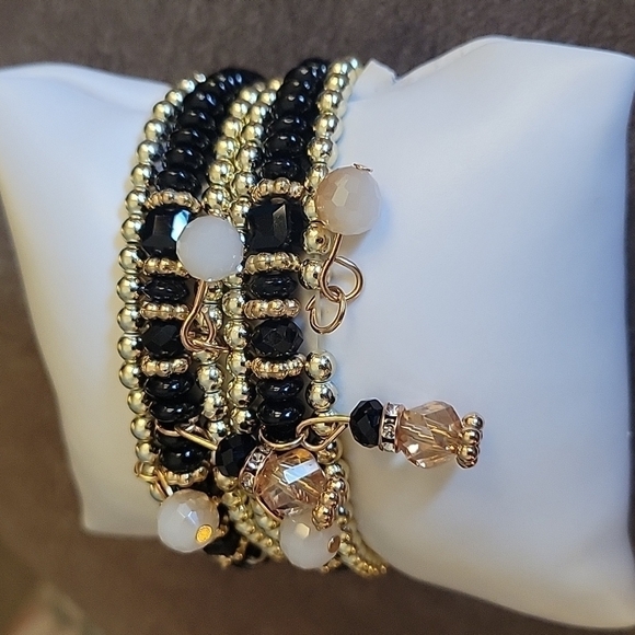 5/$25 Black & Gold Glass Acrylic Beaded Stretch Bracelets - Picture 2 of 5